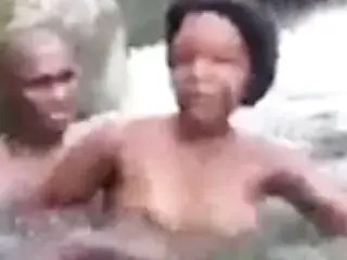 haitian couple fuccing in the water