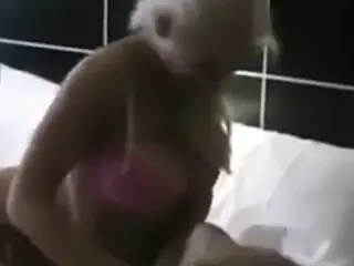women wrestling