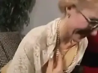 Sexy mature lady likes BBC