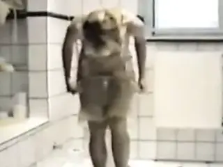 Transparentes Latex anziehen