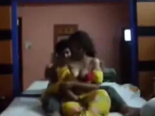 Indian Bengali bigboobs sexi girl sex with BF in hotel.