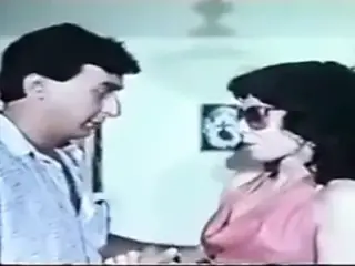 greek porn triplo krevati (1985)