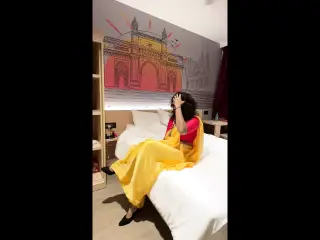 rani nahate hue akeli