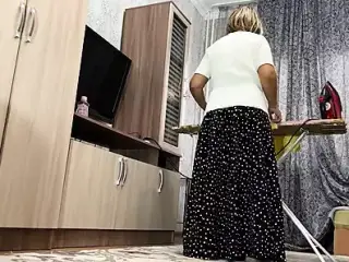 The MILF took off her skirt so that he looked at her ass and inserted his penis into her anal