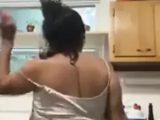 Cockraising Mature Latina Dancing While Doing the dishes