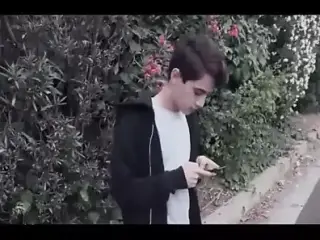 Autounfall mit kleinem Jungen