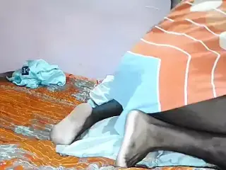 KALI CHUT WALI BUDHI WIF KO CHODA RAAT ME MAJE SE