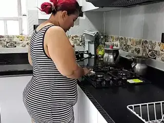 Seducing my stepmother to fuck in the kitchen