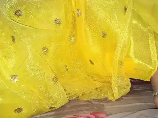 Desi video bhabhi ko koi to pel do tadap rahi hai akela bur me malai laga kar baithi hai last tak watch sexy new video