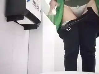 I put a camera to record my boss in the bathroom pissing