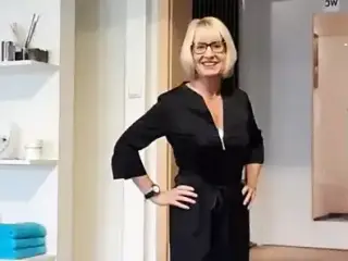 Dress presentation