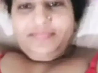 BEAUTIFUL SEXY MARRIED BHABHI SHOWING ON VIDEO CALL