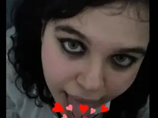 American schoolgirl sucking my dick. I cum in her face