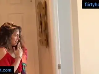 Buddi Dadi ko pote ne Bed ke niche Dawakar chod dala