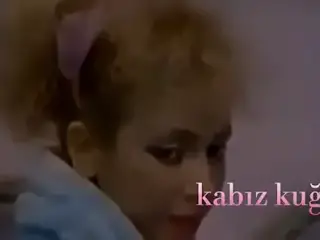 Faruk Peker Yasli Adamin Genc Karisi ile Yiyisiyor Turk Film