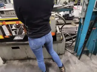 Babe with Hot Natural Ass at Work Gives It up to Coworker and Fucks Dogging