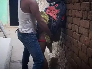 INDIAN VILLAGE AUNTY