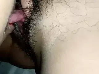 Boyfriend eating pussy his school girlfriend