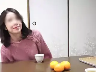 Wife lover No.6 teased her pussy with my toes in the kotatsu