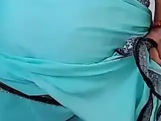 Sexy Desi Bhabhi Exposing