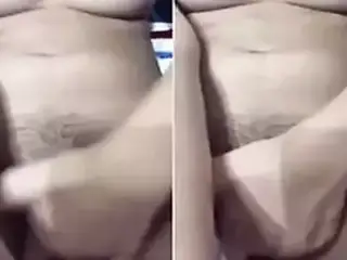 Today Exclusive-  Sexy Desi Girl Enjoying Fin...