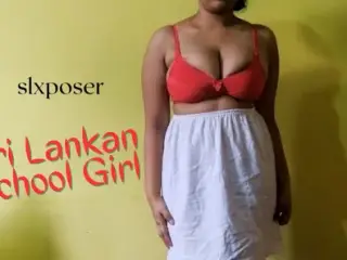 Sri Lankan teen show her big boobs