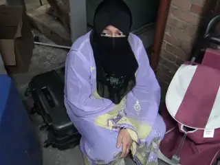 Caught a muslim refugee in my moms basement - she let me fuck her asshole