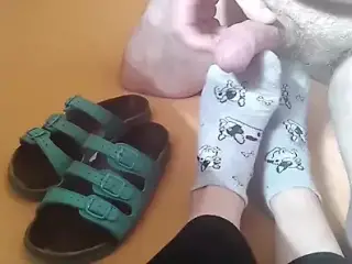 feet-queen - cum on sneakers, socks and house slippers