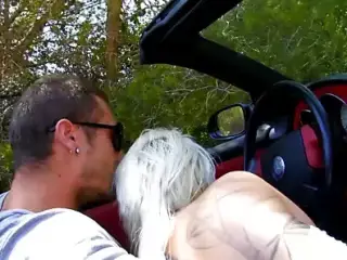 Blond milf likes outdoor sex in car with stranger