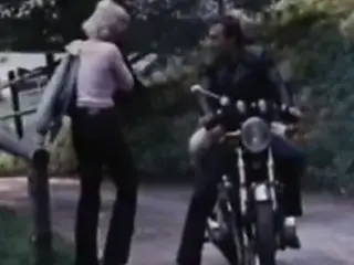 Der Verbumste MotorradClub Jagt Geile Fuchsin (Diamant Video