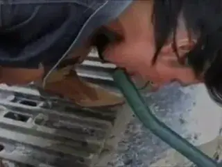 Reife.. Schlampe fickt eine Schubkarre