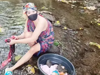 Random Stranger Fucks My Pussy On Public River