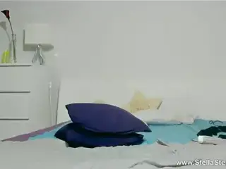 BLONDE FINGERING
