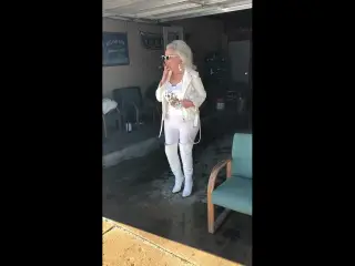 White leather smoker