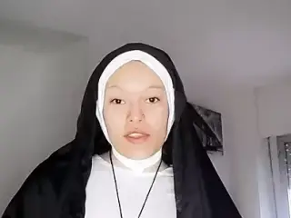 NUN SOR RITA GIVES A BLOWJOB ON XHAMSTER