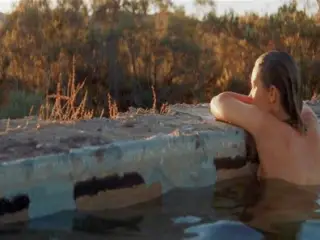 Mia Wasikowska flashing her ass