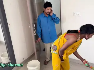 Desi kam wali bai ke sath makan malik ne kiya khub ghapa ghap