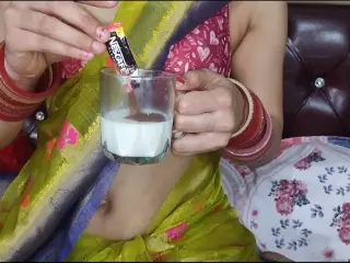 Sexy bhabhi makes yummy coffee from her fresh breast milk for devar by squeezing out her milk in cup (Hindi audio)