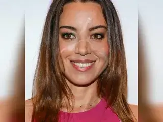 Aubrey Plaza Jerk Off Challenge.