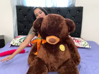 JhoanitaCat playing with her teddy masturbates him and fucks him in the ass