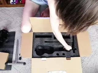 Sarah Sue Unboxing Auxfun Fuck Machine from Hismith