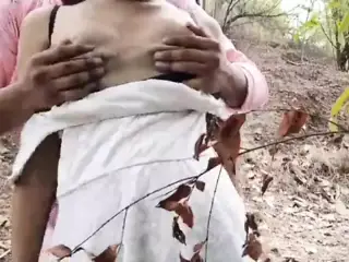 Desi indian girl in field sex enjoy