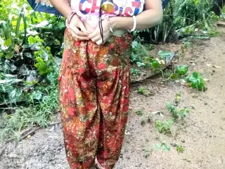 Desi Indian Bhabhi Outdoor Public Pissing Video Compilation