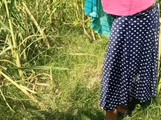 Village girl went to sugarcane field to peessing. Unknown boy fucked her before marriage, Hindi audio. HQ xdesi.