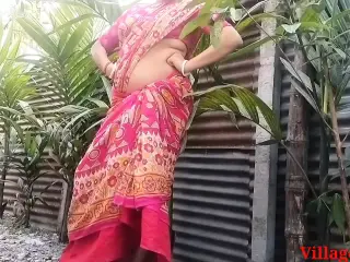 Bengali Desi Bhabhi Outdoor Chudai Devar Ke Saath red Saree main (Official Video By Villagesex91 )