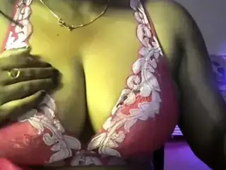 Hot Bhabhi Girl Sexy Boobs Show