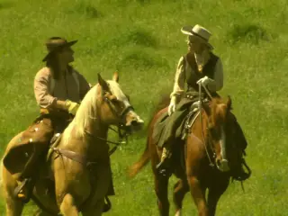 Riding horses and fucking on a farm – women in white!