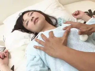 Japanese teen gives her boyfriend a massage and ends up giving him her cunt to fuck until she comes on his cock