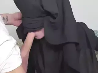 fetish Muslim babe gets given a special gift