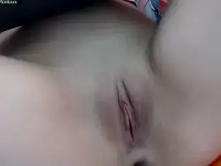 Solo girl